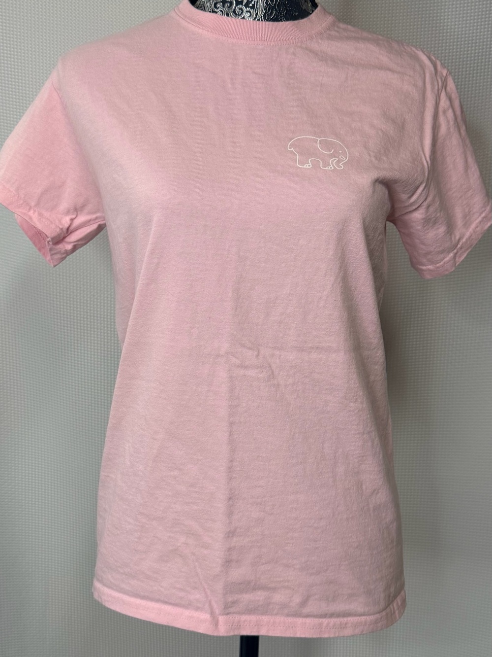 ivory ella Pink Short Sleeve Tee with White Elephant Logo